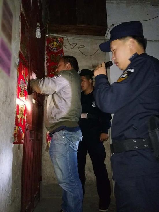 邯郸粗心妈妈误将幼女锁家中 