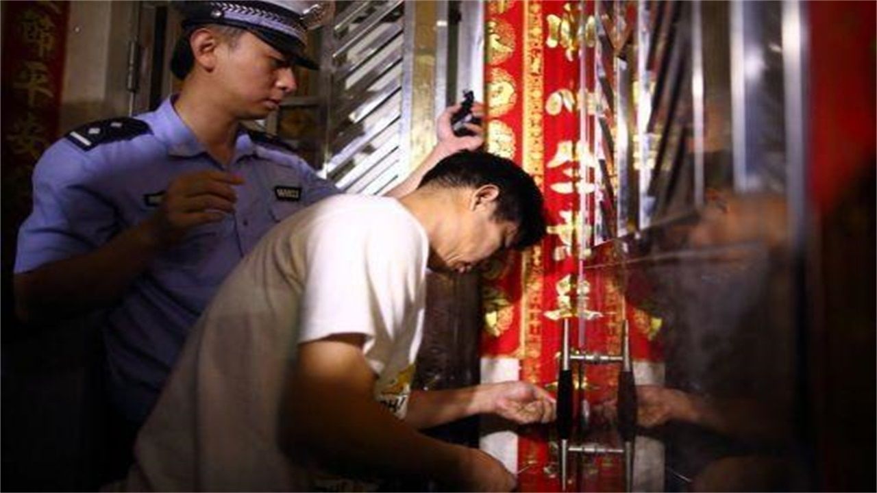 邯郸请开锁师傅开了锁后，师傅